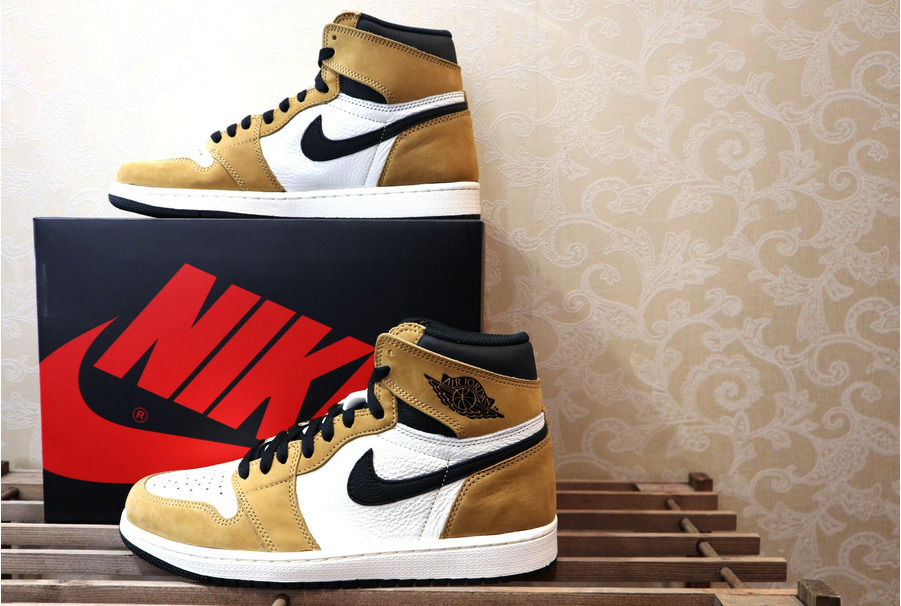 大人気スニーカー Nike Air Jordan 1 入荷 19 06 10発行