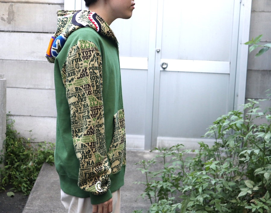 A BATHING APE／アベイシングエイプ】から名作のCAMO SHARK FULL ZIP 