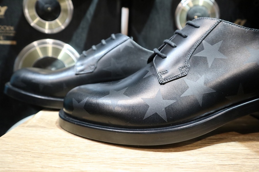 VALENTINO GARAVANI／ヴァレンティノガラヴァーニ】Star printed derby