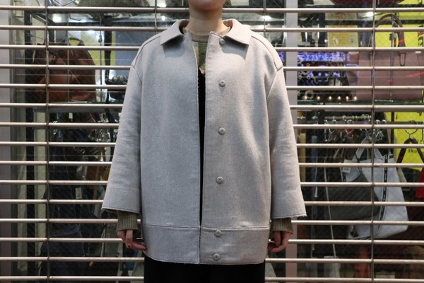 PRADA】カシミヤとアンゴラ素材が使われた、使い勝手の良いショート 