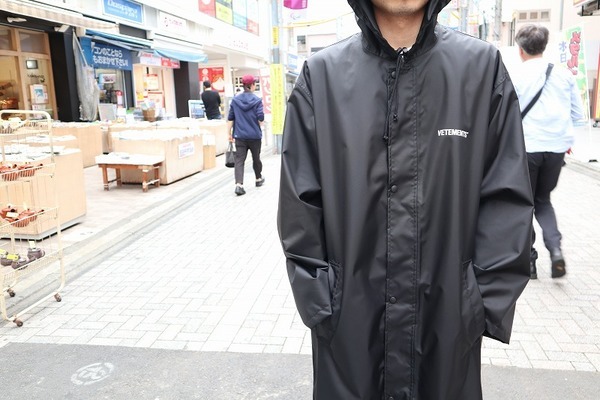 vetements rain coat