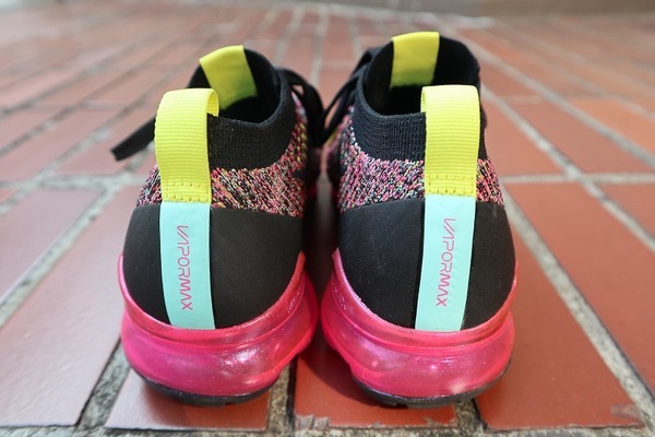 ネイビー、黒、キャメル、ピンク、赤　各10m NIKE/ナイキ】よりAir VaporMax Flyknit 3(SIZE 23.5cm)が入荷