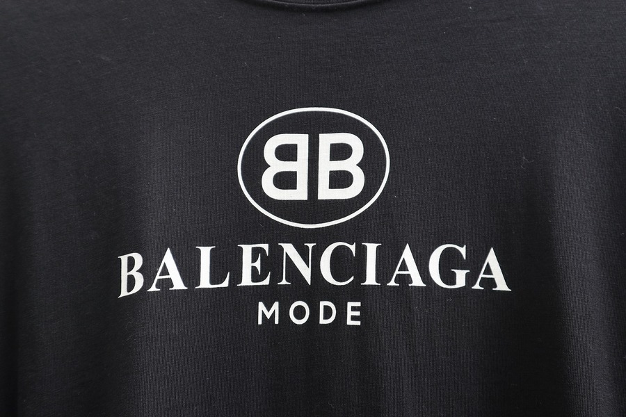 BALENCIAGA/バレンシアガ】よりプリントロゴTシャツ（SIZE XS）が入荷