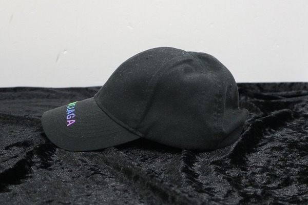 BALENCIAGA/バレンシアガ】よりロゴベースボールキャップが二点