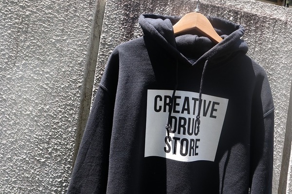 【新品】【完売人気色ネイビー】creative drug store パーカー