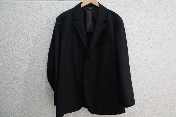 ISSEY MIYAKE MEN/イッセイミヤケメン】よりプリーツデザイン2B