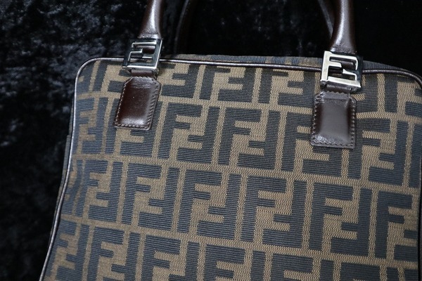 FENDI/フェンディ】よりズッカ柄ハンドバッグが入荷。[2020.10.01発行]