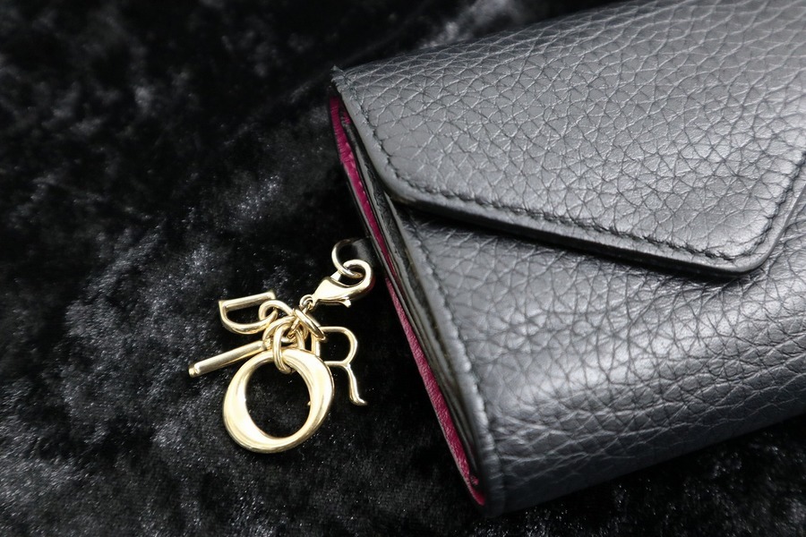 Christian Dior/クリスチャン ディオール】よりディオリッシモ三つ折り