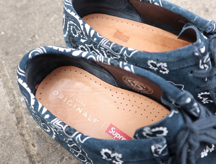 SUPREME × Clarks/シュプリーム × クラークス】よりバンダナ柄ワラビー