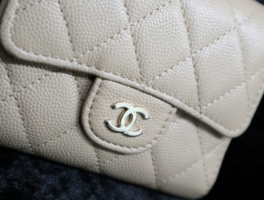 CHANEL/シャネル】よりマトラッセ キャビアスキン三つ折り財布が