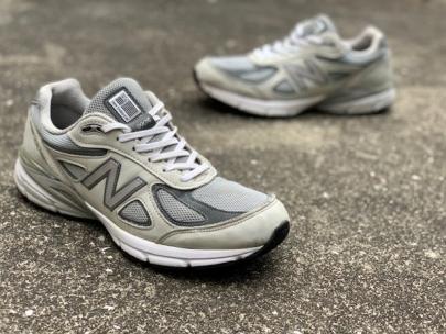 「スポーツブランドのNEW BALANCE 」