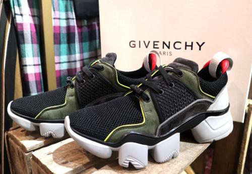 GIVENCHY／ジバンシィー》×《mita sneakers／ミタスニーカーズ