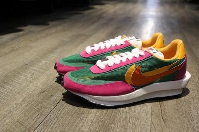 「コラボ・別注アイテムのNIKE×sacai 」