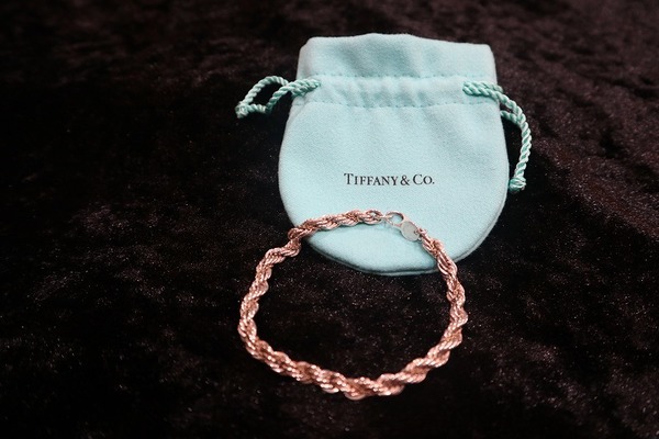 Tiffany & Co / ティファニー】よりツイストローブチェーン