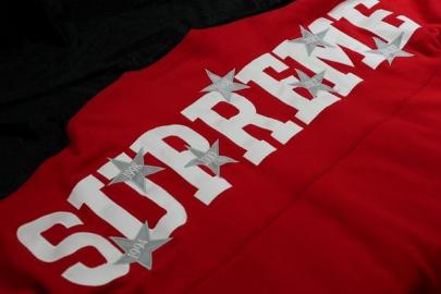 「ストリートブランドのSUPREME 」