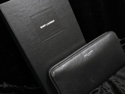 「インポートブランドのSaint Laurent Paris 」