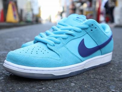 「スニーカーのNIKE SB 」