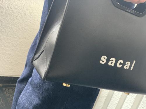 国内ブランド【sacai / サカイ】よりロゴハンドバッグをご紹介