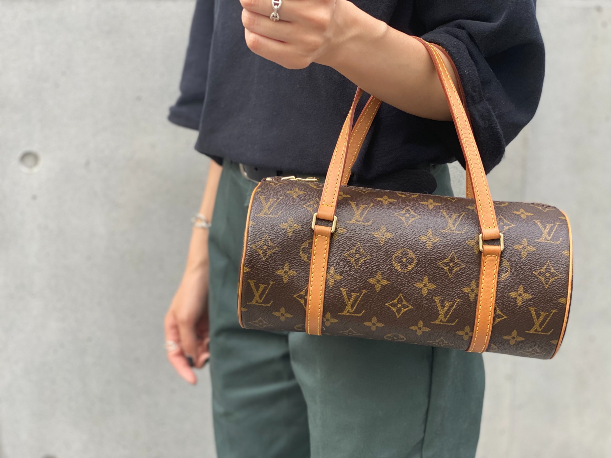 LOUIS VUITTON より モノグラムハンドバッグ が入荷しましたので紹介