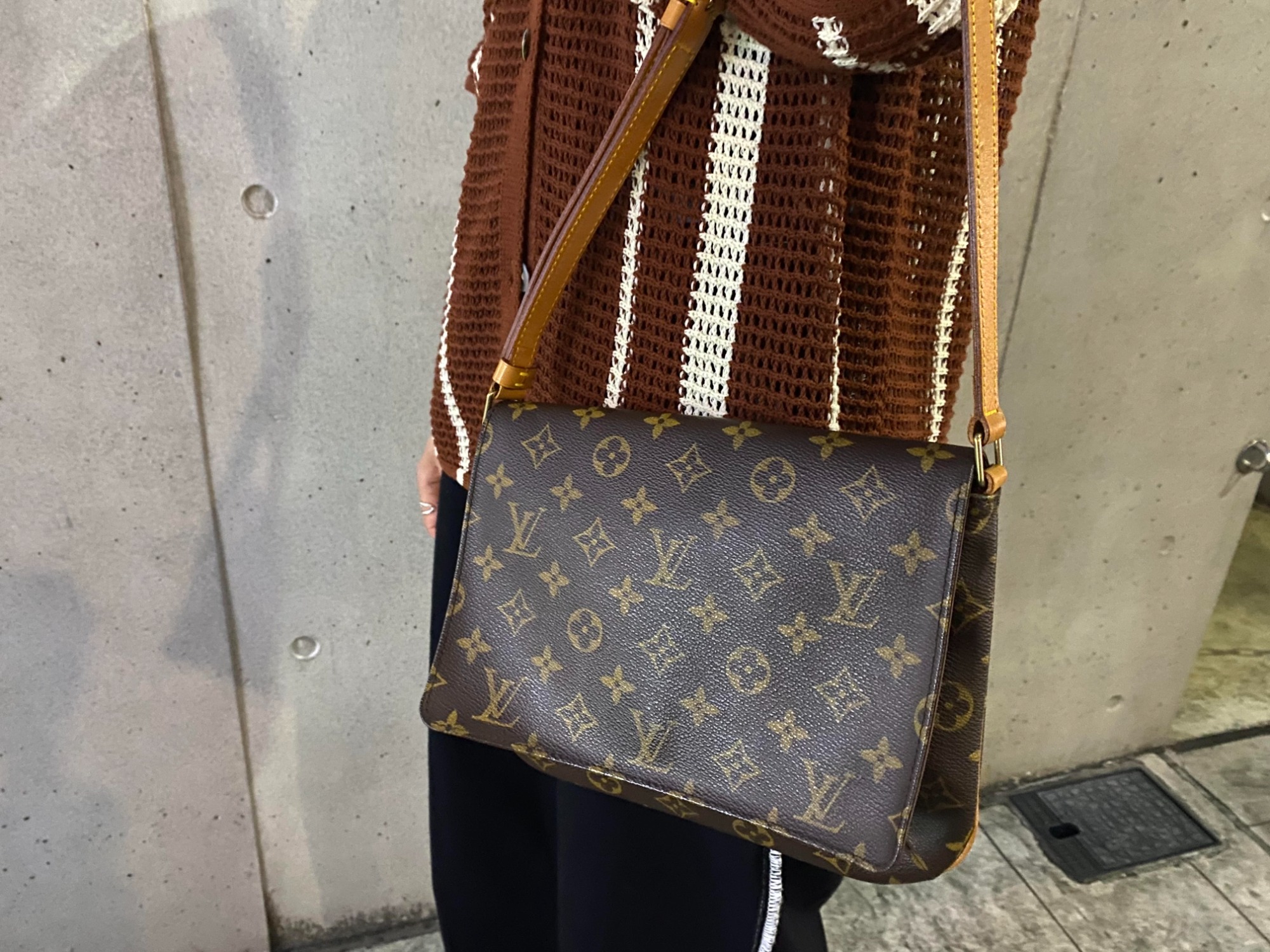 LOUIS VUITTON　モノグラム　ショルダーバッグです