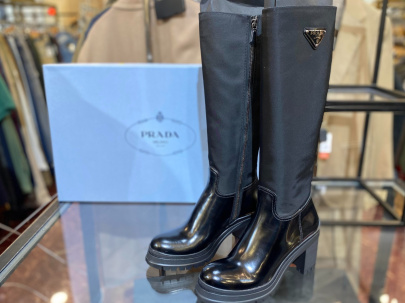 「ラグジュアリーブランドのPRADA 」