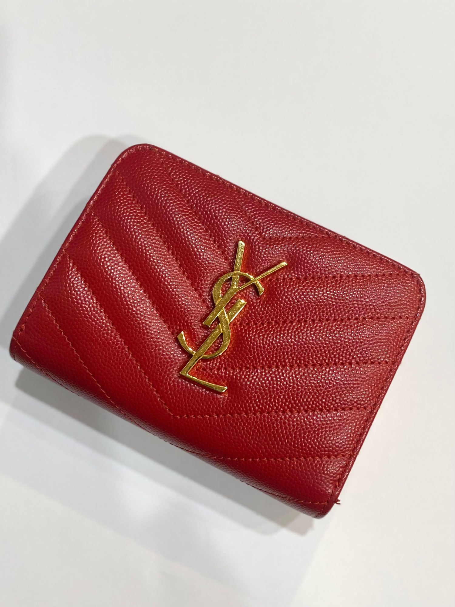 【大人気モデル】Saint Laurent コンパクトウォレット Saint Laurent Paris より コンパクトウォレット が入荷しました