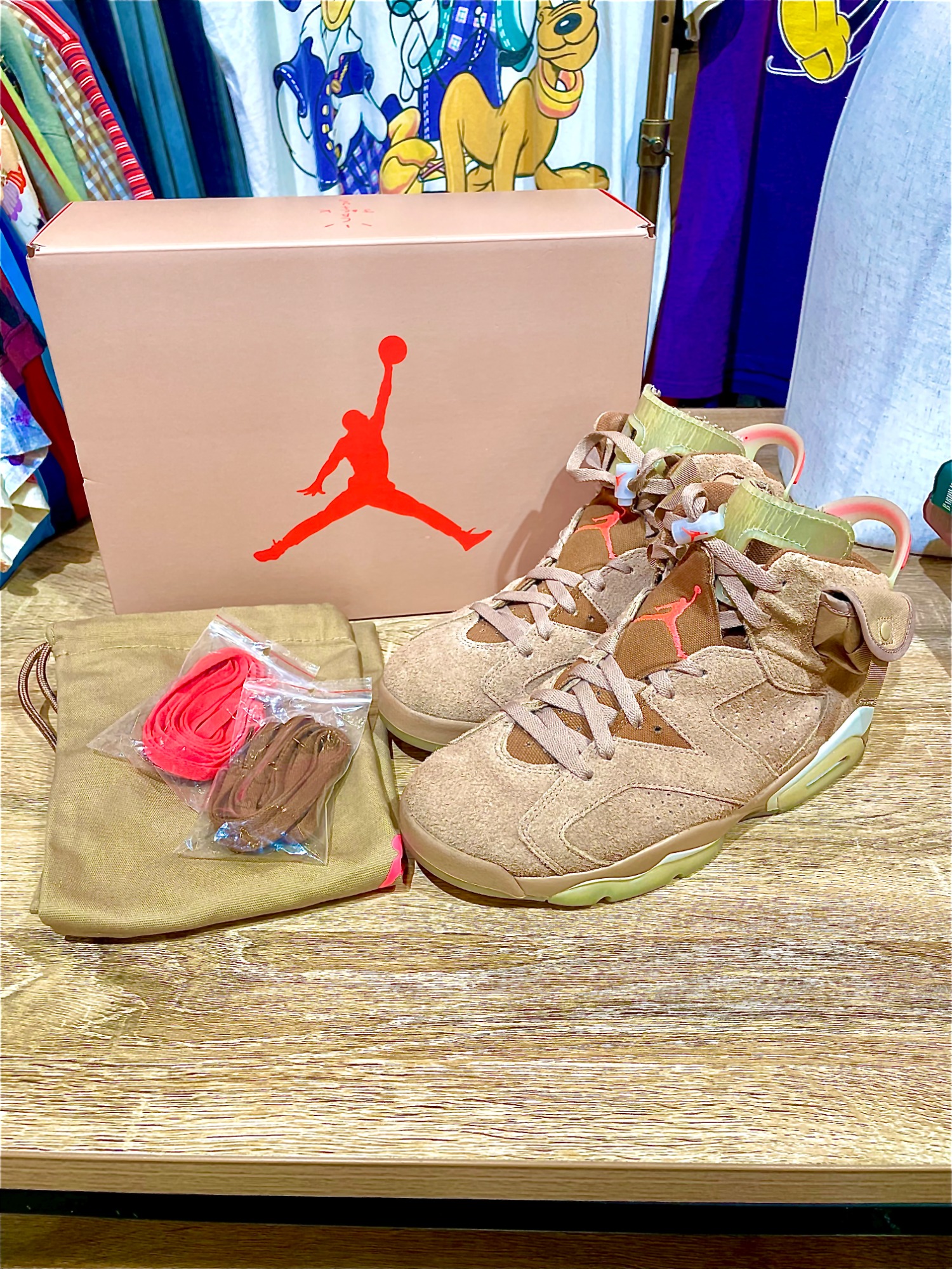 NIKEよりAir Jordan 6 