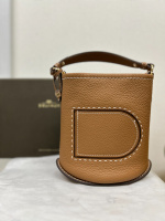 上品スタイル【DELVAUX】Pin D Pouch Mini ポーチ ミニ DELVAUX 直営店 Pin D Pouch Mini Taurillon Soft スモール
