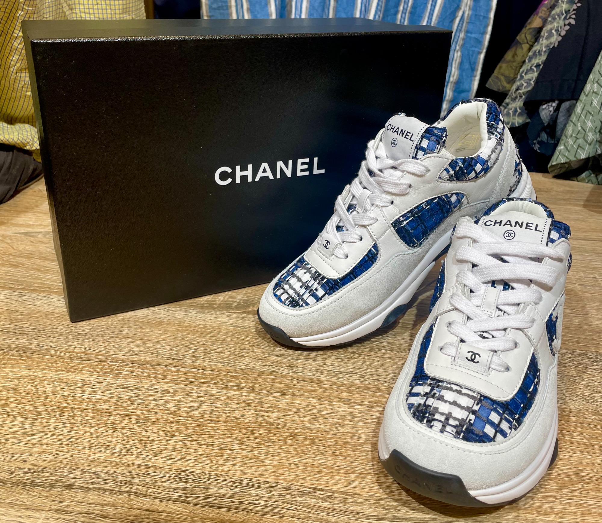 CHANELよりツイード ココマーク スニーカーが入荷いたしました