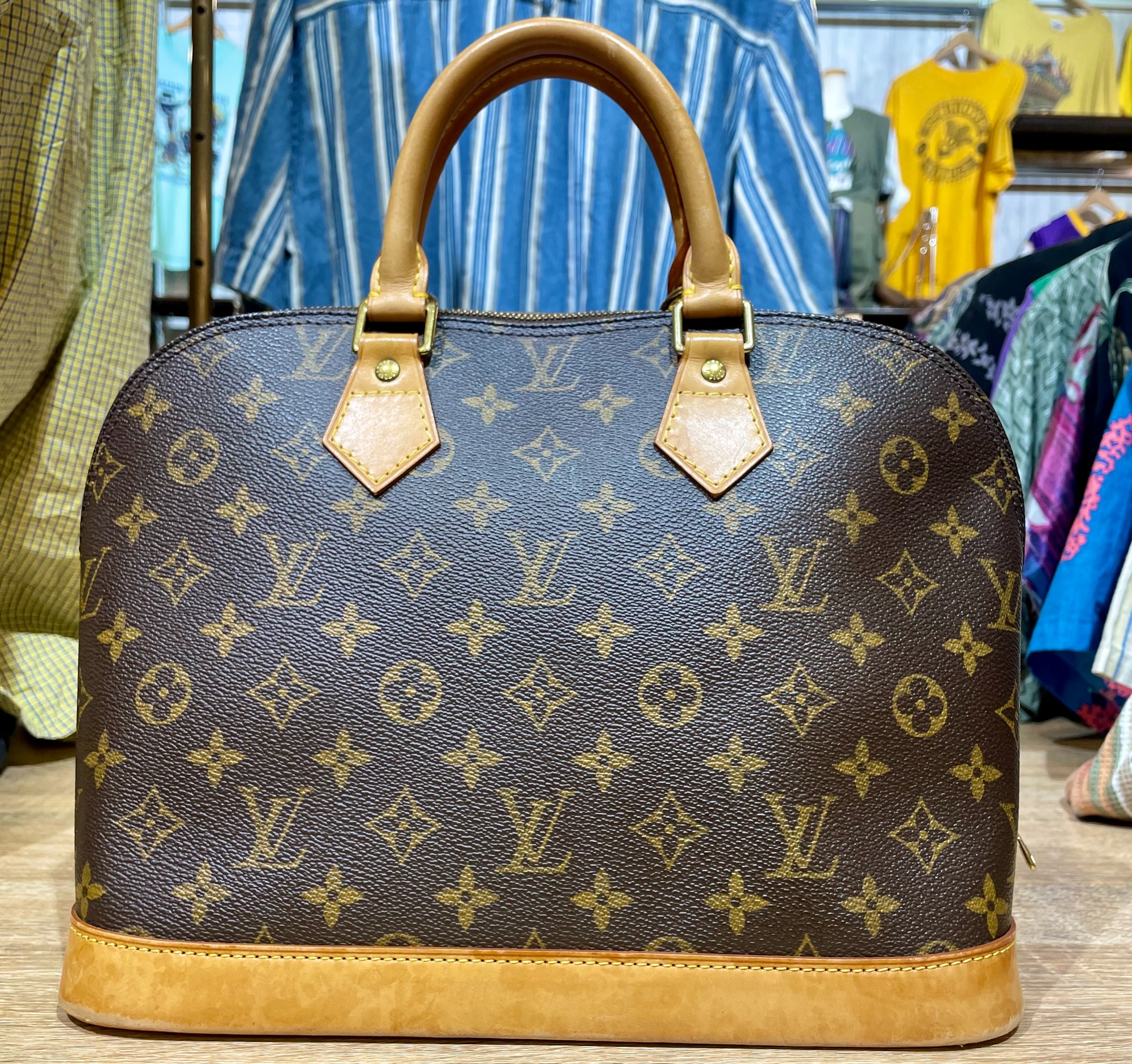 【美品】【正規品】ルイ・ヴィトン　モノグラム【アルマ】ハンドバッグ LOUIS VUITTONよりモノグラム アルマ ハンドバッグが入荷いたし