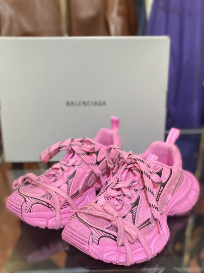 「ラグジュアリーブランドのBALENCIAGA 」