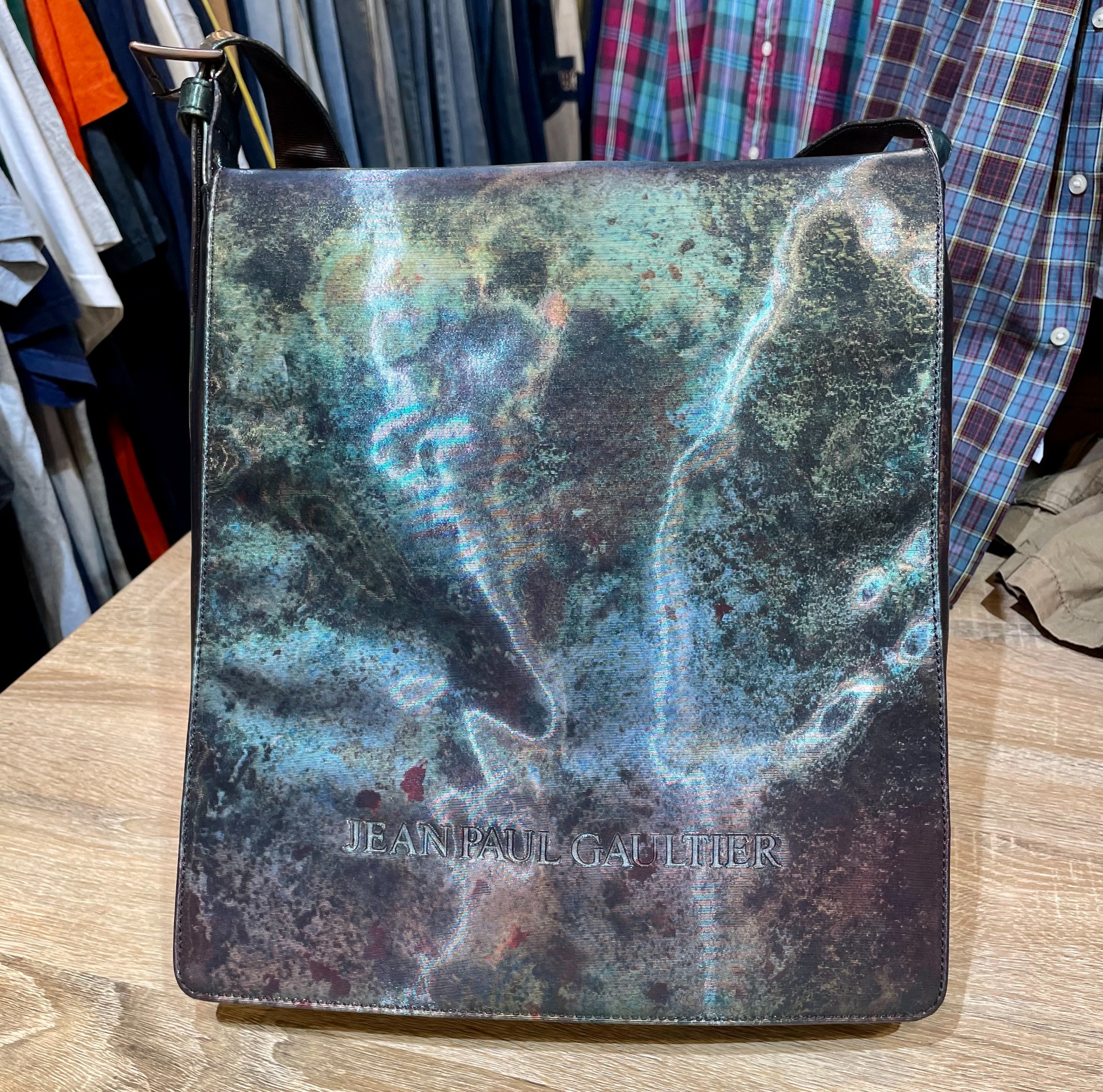 Jean Paul GAULTIERよりサイバーフラップショルダーバッグが入荷