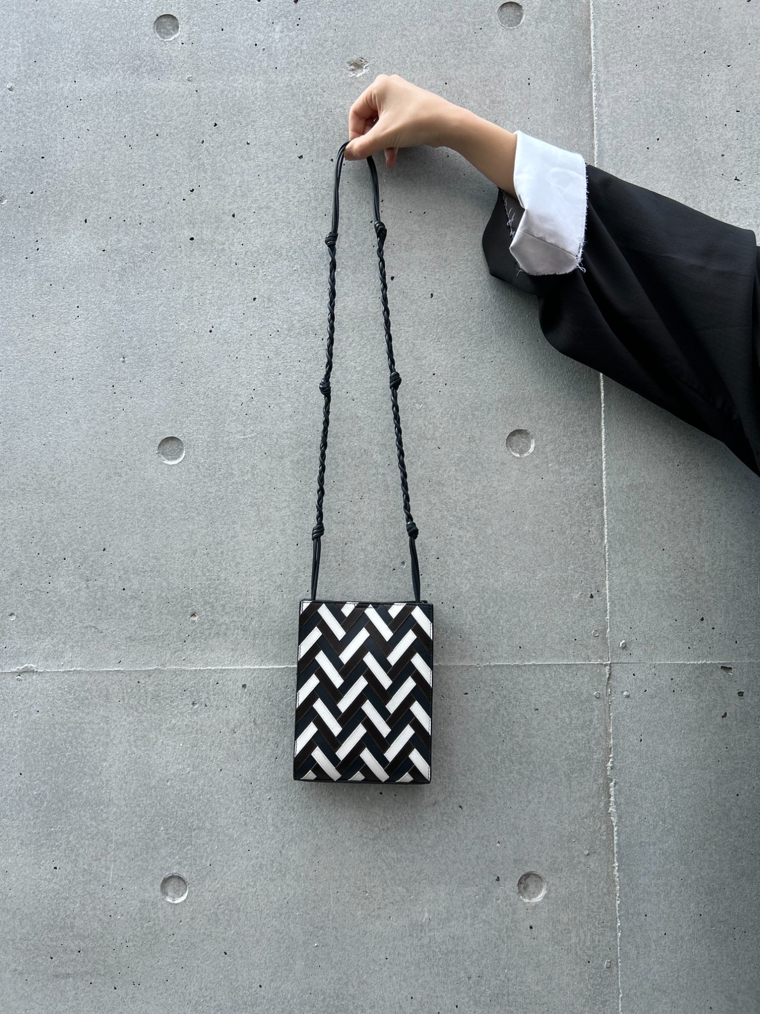 JIL SANDER / ジルサンダー 】より Tangle ﾍﾘﾝﾎﾞｰﾝ ｽﾓｰﾙ ｼｮﾙﾀﾞｰﾊﾞｯｸﾞ