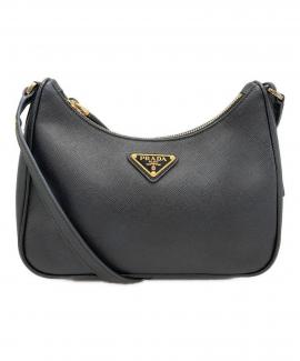 「ラグジュアリーブランドのPRADA 」