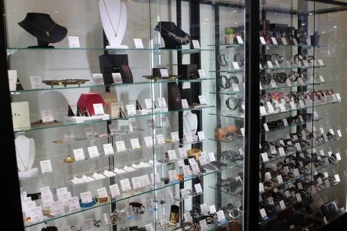 町田駅のサングラス