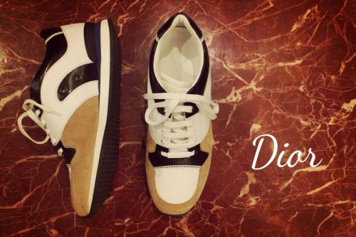 ディオールのスニーカー