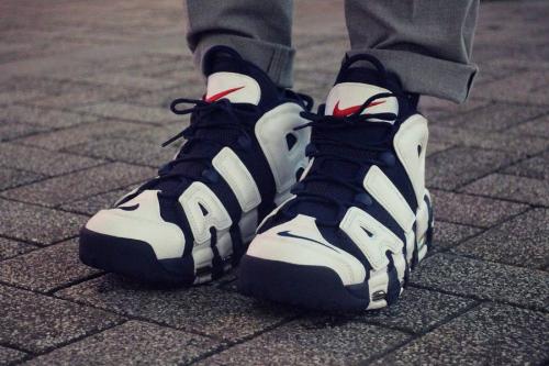 AIR MORE UPTEMPOのNIKE