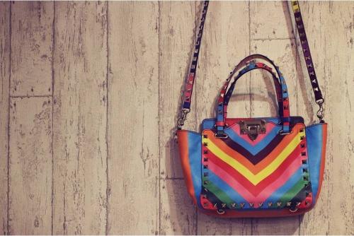 バレンティノのロックスタッズミニ