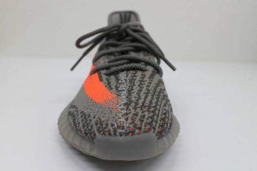 イージー ブーストのカニエ　ウエスト