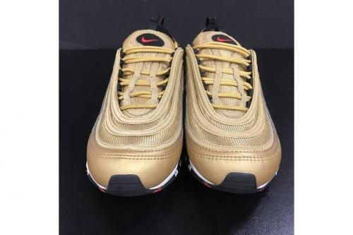 スニーカーの中古