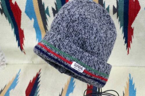 ニットの帽子