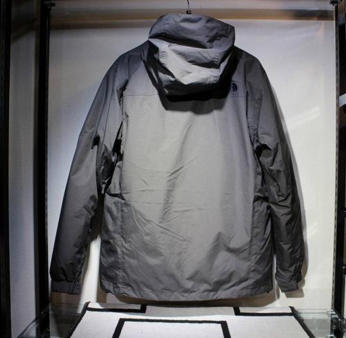 トップスのジャケット