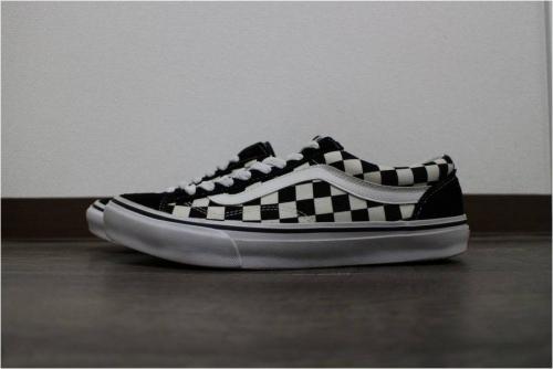 スニーカーのVANS