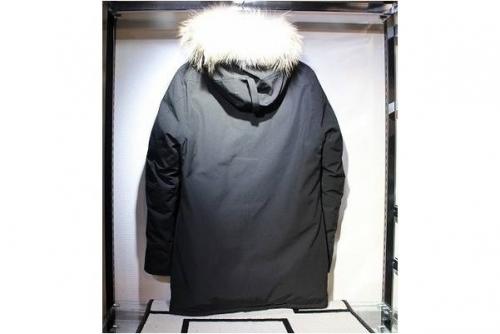 ダウンジャケットのCANADA GOOSE