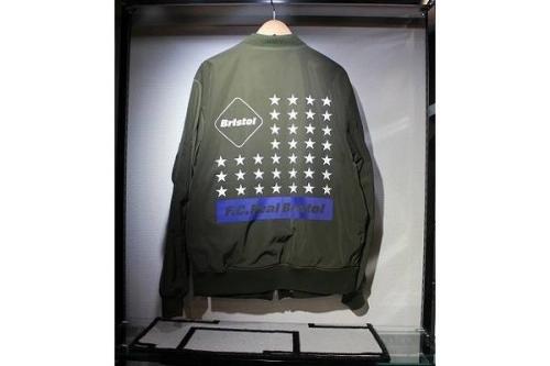 トップスのジャケット