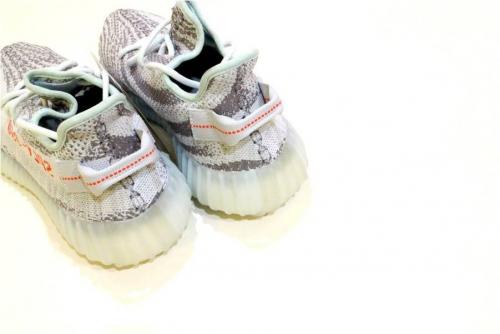 YEEZY BOOSTのKANYE WEST