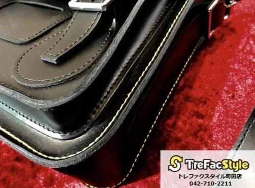 ショルダーバッグのドクターマーチン