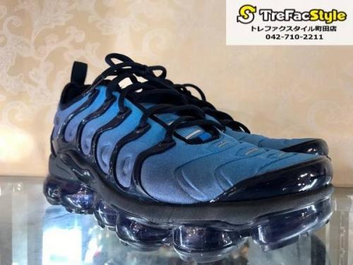 シューズ・バッグのスニーカー