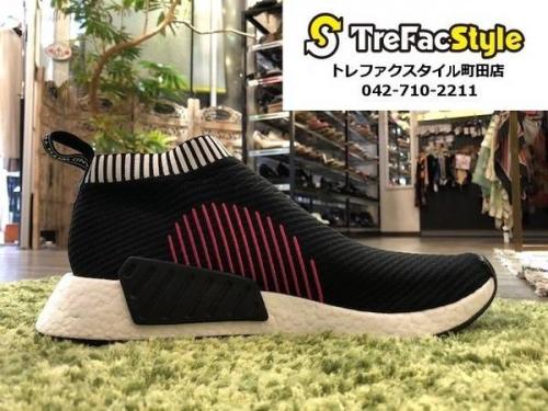ブーストのスニーカー