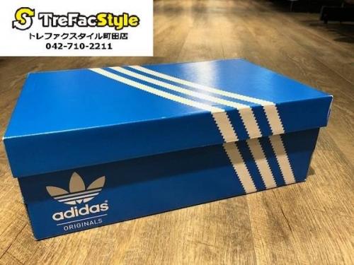 スニーカーのadidas